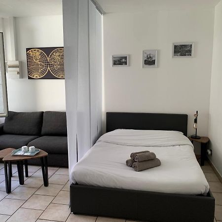 Studio Paul - Terrasse - Parking Gratuit - Need And Co Apartment Blois Bagian luar foto